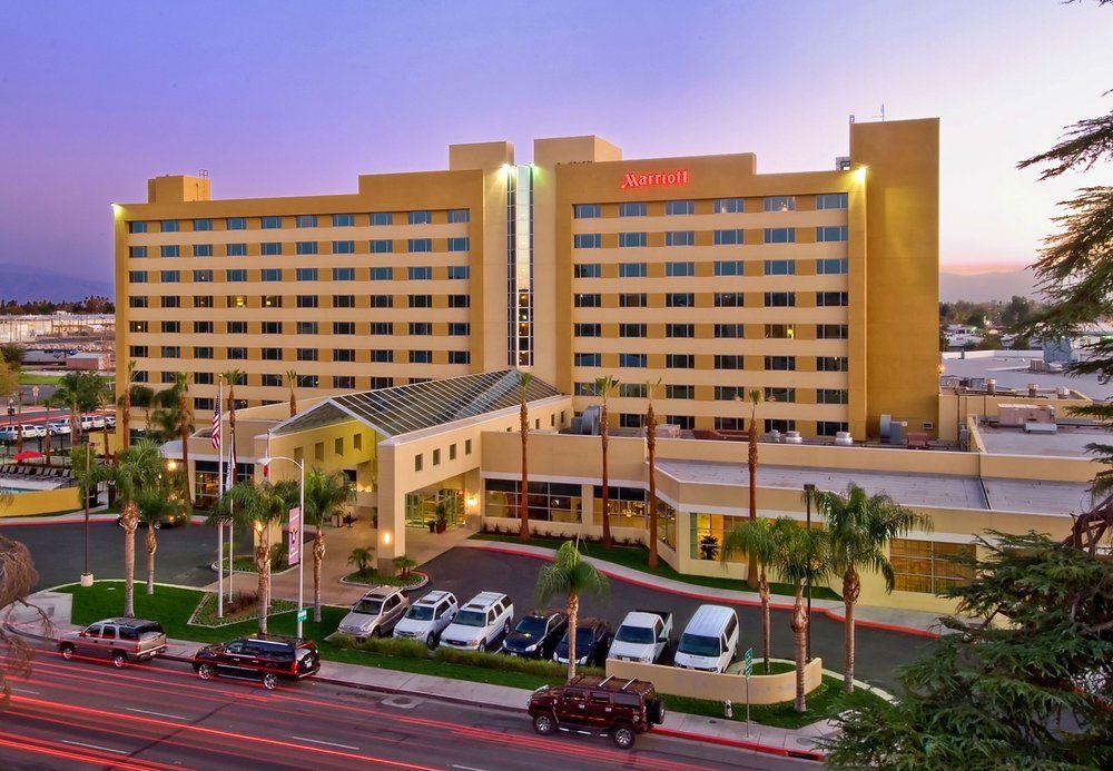 Bakersfield Marriott At The Convention Center Hotel Exterior photo