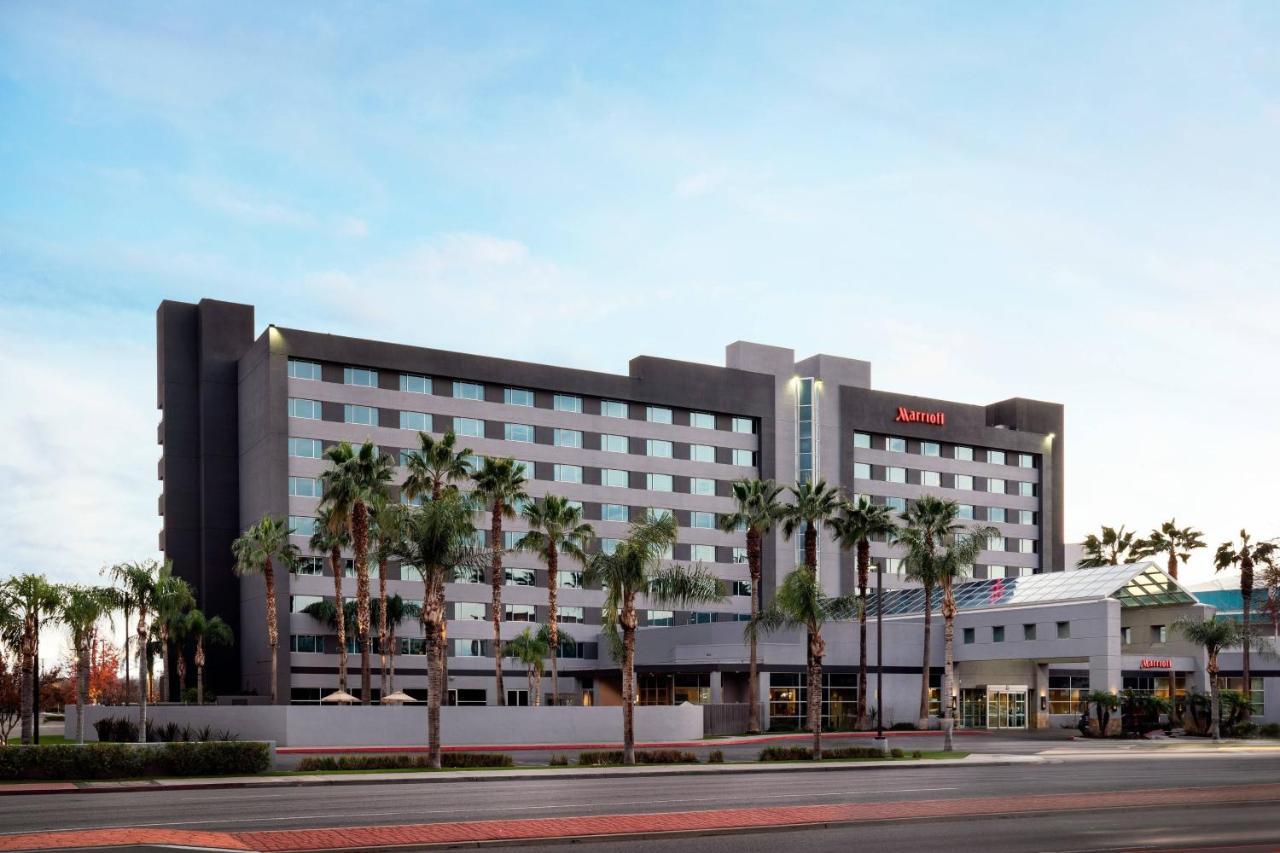 Bakersfield Marriott At The Convention Center Hotel Exterior photo