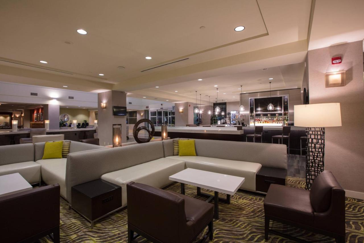 Bakersfield Marriott At The Convention Center Hotel Exterior photo