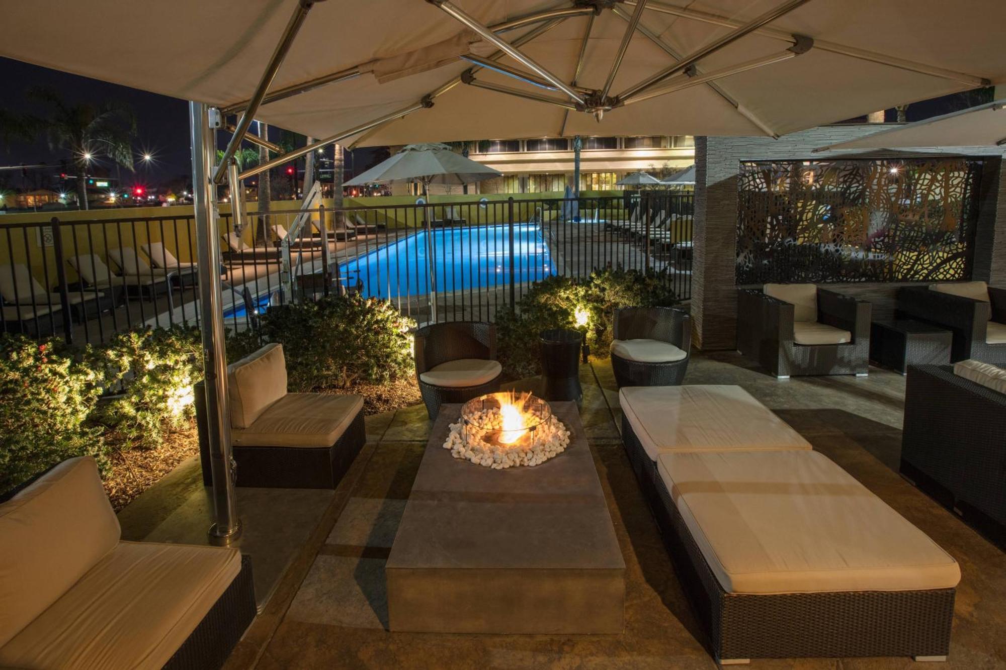 Bakersfield Marriott At The Convention Center Hotel Exterior photo