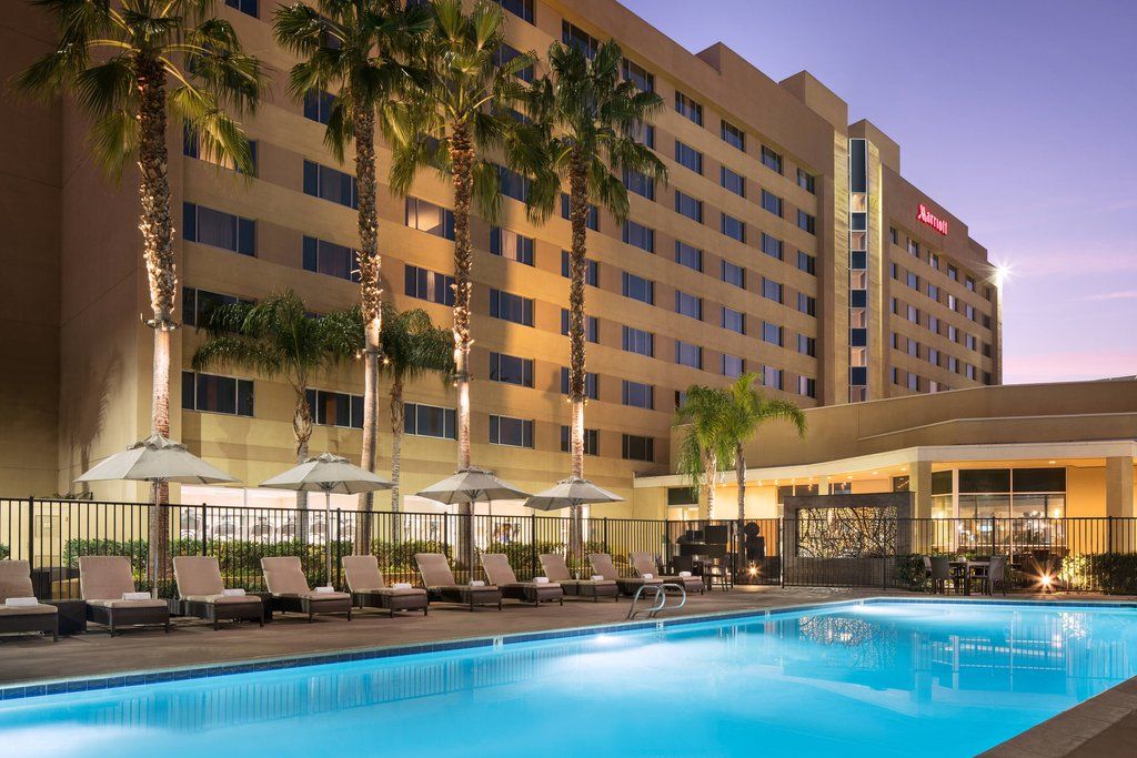 Bakersfield Marriott At The Convention Center Hotel Exterior photo