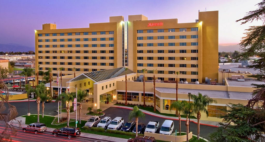 Bakersfield Marriott At The Convention Center Hotel Exterior photo